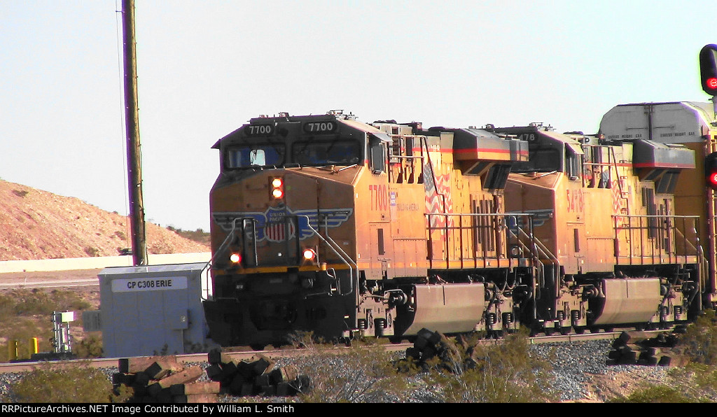 WB Unit Vehicular Flat Car Frt at Erie NV -1